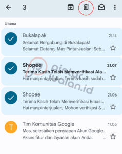 Cara menghapus email